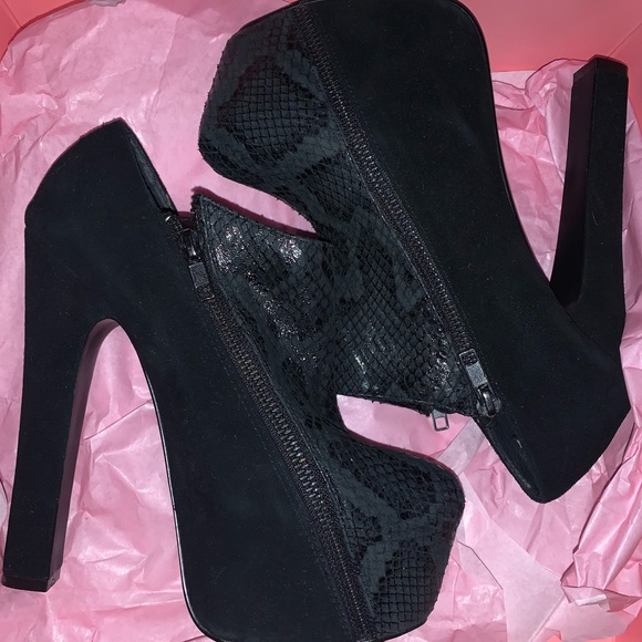 Steve Madden - Booties - Picture 2 of 2